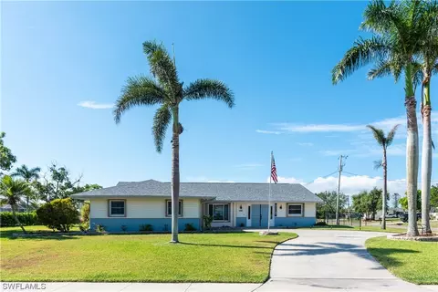 4163 Country Club Blvd, Cape Coral, FL 33904