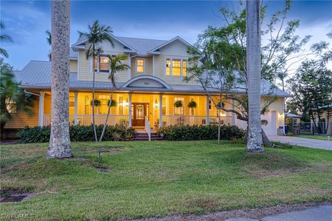1860 Ardmore Rd, Fort Myers, FL 33901