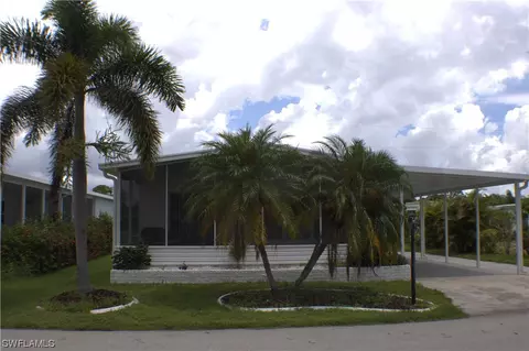 5525 Miles Standish Ln, North Fort Myers, FL 33917