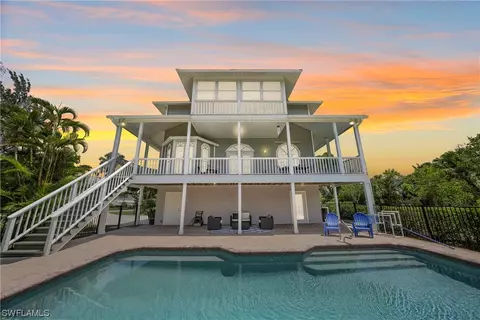 7214 Heaven Ln, Fort Myers, FL 33908