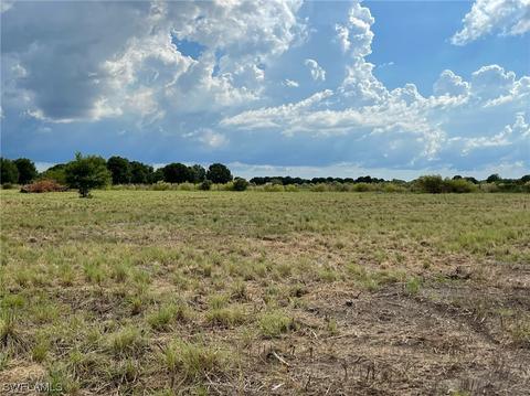 4 Th Rd, Labelle, FL 33935
