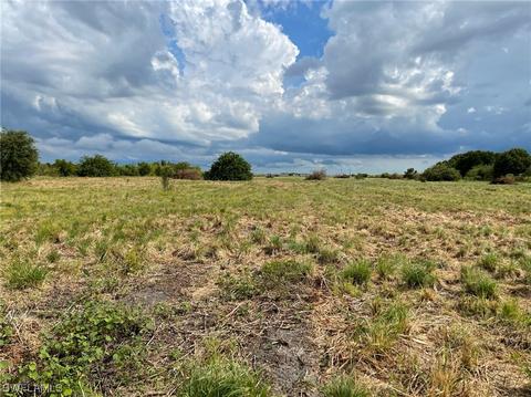 4 Th Rd, Labelle, FL 33935 photo 2