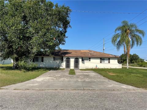 700-702 Gilbert Ave S, Lehigh Acres, FL 33973