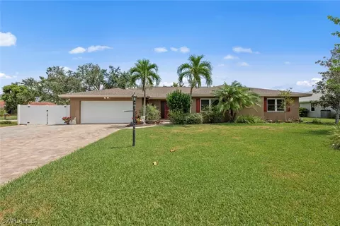 1335 Currier Cir, Fort Myers, FL 33919