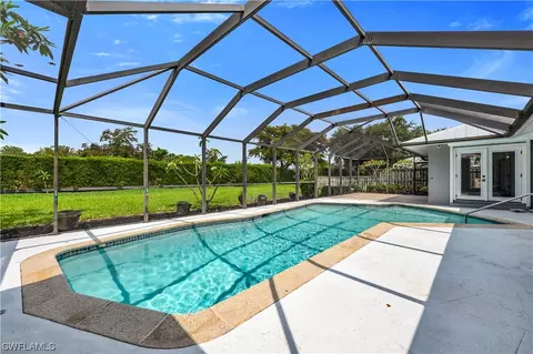 457 Cypress Way E, Naples, FL 34110 photo 3