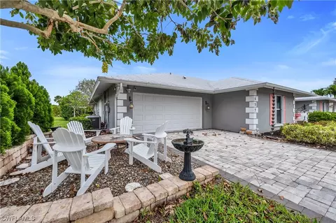 457 Cypress Way E, Naples, FL 34110 photo 2
