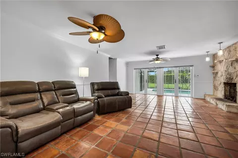 457 Cypress Way E, Naples, FL 34110 photo 6