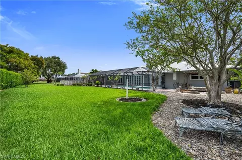 457 Cypress Way E, Naples, FL 34110 photo 4