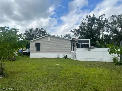 6654 Golden Rd, North Fort Myers, FL 33917