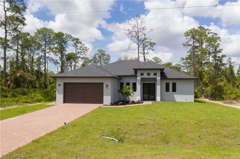 1034 Carroll St E, Lehigh Acres, FL 33974