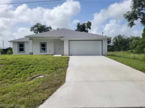 2505 57th St SW, Lehigh Acres, FL 33976