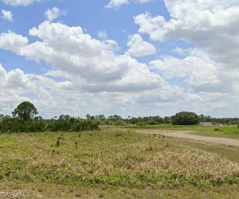 9027 W Castle Cir, Labelle, FL 33935