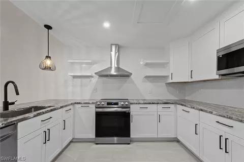 6304 Royal Woods Dr, Fort Myers, FL 33908