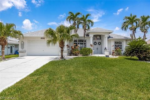 3702 SE 18th Pl, Cape Coral, FL 33904