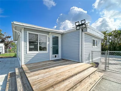 5110 Curlew Dr, Saint James City, FL 33956