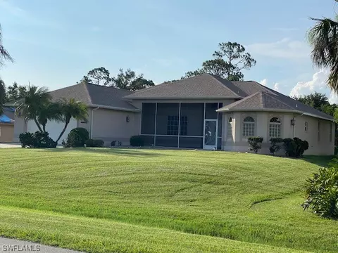 7421 Dana Lin Cir, North Fort Myers, FL 33917