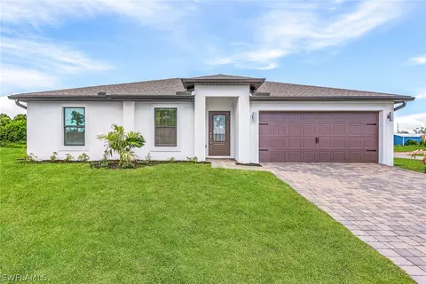 860 Gen Chesty Puller Ct, Labelle, FL 33935