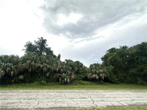 Banjo Ct, Labelle, FL 33935