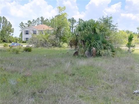 362 Chalet Ave S, Lehigh Acres, FL 33974