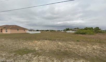 2206 Christopher Ave N, Lehigh Acres, FL 33971