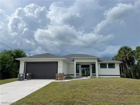2816 24th St W, Lehigh Acres, FL 33971