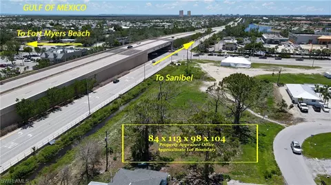 11471473 Char Ann Dr, Fort Myers, FL 33908