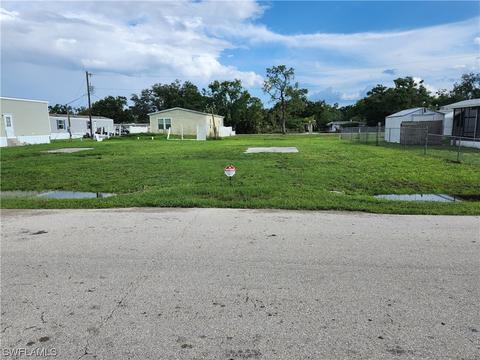 333 Stockton St, North Fort Myers, FL 33903