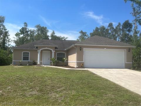 5217 Bywood St, Lehigh Acres, FL 33971
