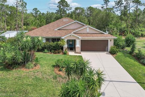 1069 Lilac St E, Lehigh Acres, FL 33974