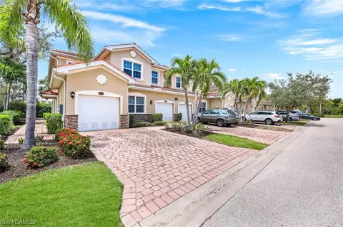 8541 Oakshade Cir #3, Fort Myers, FL 33919