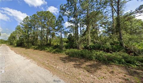 1060 Belmont St E, Lehigh Acres, FL 33974
