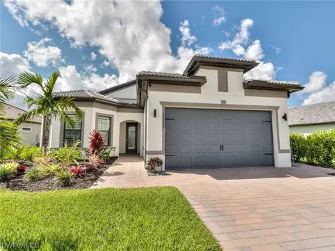 19653 Aqua View Ln, Fort Myers, FL 33913