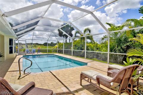 1902 E 5th St, Lehigh Acres, FL 33936