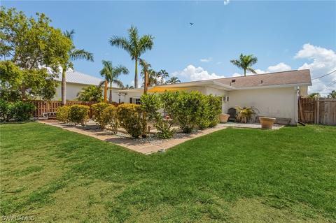 18566 Phlox Dr, Fort Myers, FL 33967
