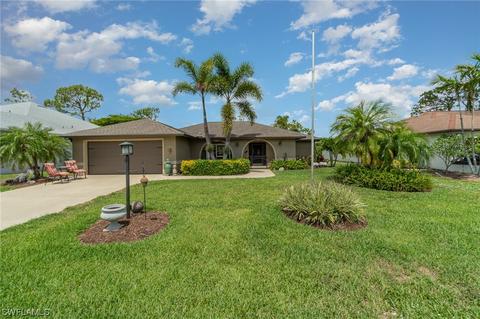 24916 Carnoustie Ct, Bonita Springs, FL 34135