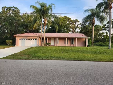 738 E Manhattan St, Lehigh Acres, FL 33974