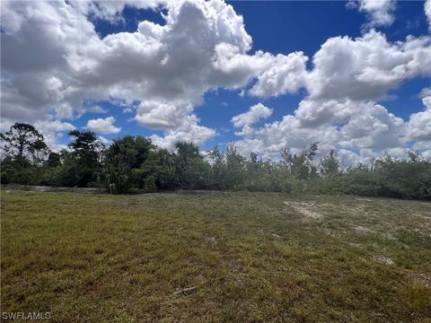 1139 NW 28th Pl, Cape Coral, FL 33993