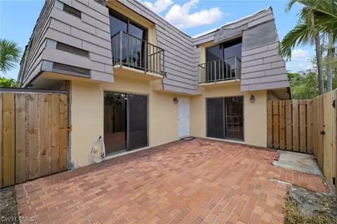 4047 Sandlewood Ln #1, Fort Myers, FL 33907