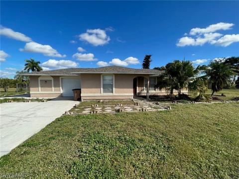 22 Charwood Cir, Lehigh Acres, FL 33936