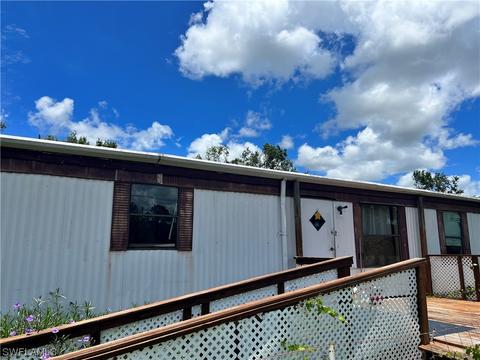 8530 Hart Dr, North Fort Myers, FL 33917