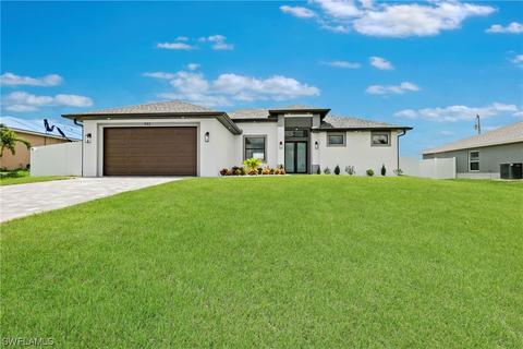 922 NW 8th Ter, Cape Coral, FL 33993
