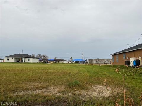 1421 Santa Barbara Blvd N, Cape Coral, FL 33993