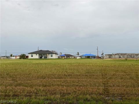 1425 Santa Barbara Blvd N, Cape Coral, FL 33993