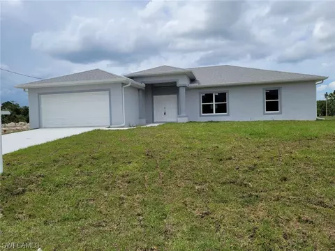 843 Bently St E, Lehigh Acres, FL 33974