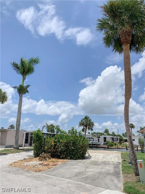 11300 Cypress Ln, Fort Myers Beach, FL 33931