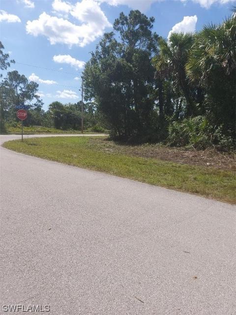 1233 Cresent St E, Lehigh Acres, FL 33974
