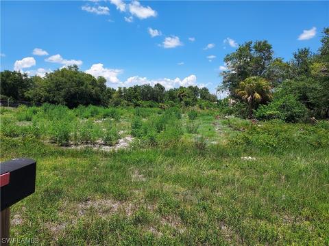 517-519 Grant Blvd, Lehigh Acres, FL 33974
