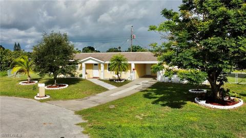 810 Coral Ave, Lehigh Acres, FL 33936