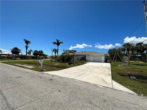 3219 Seventh Ave, Saint James City, FL 33956