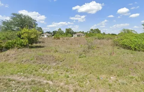 327 Pinehurst Ave, Lehigh Acres, FL 33974